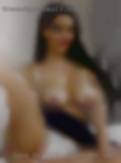 Love bi fuck womwn and want lesbians.